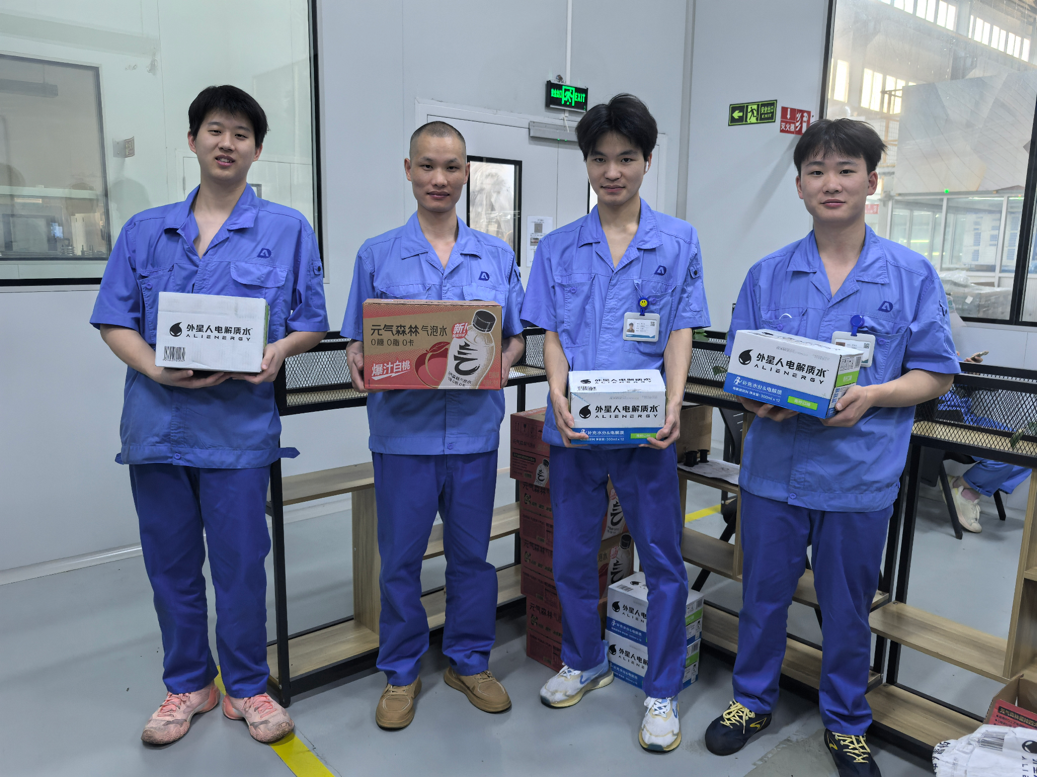夏日送清凉 关爱沁人心-华益精机发放2026夏日高温福利